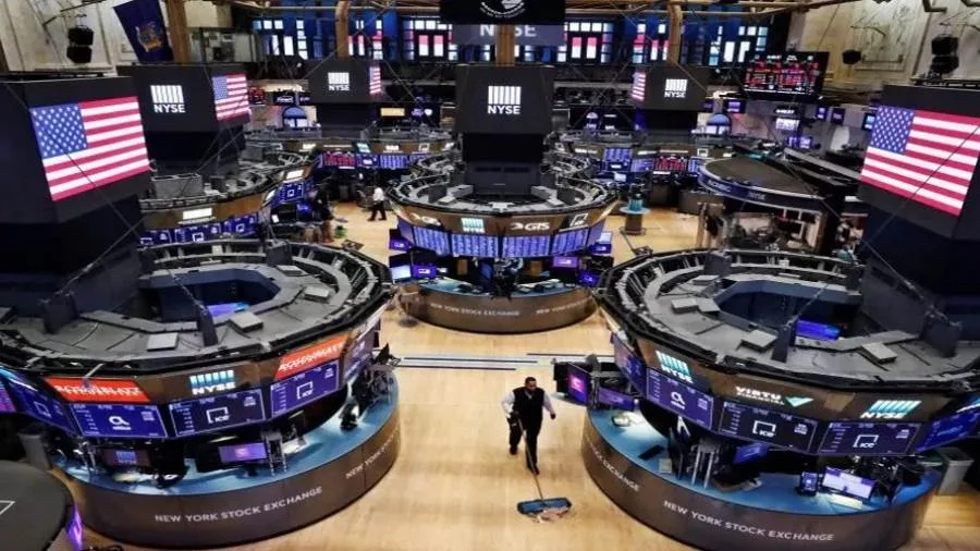 الأسواق الأمريكية تفتح على تراجع بسبب المخاوف من الاقتصاد الأمريكي والتوترات العالمية الأسواق الأمريكية تفتح على تراجع بسبب المخاوف من الاقتصاد الأمريكي والتوترات العالمية