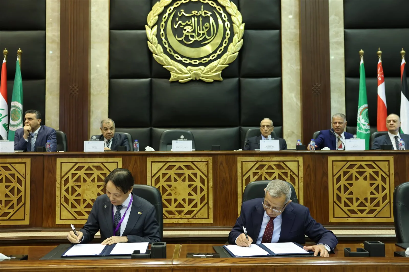 الأكاديمية العربية توقع مذكرتي تفاهم مع المركز العربي الياباني و"أراب لينك" لتعزيز التعاون