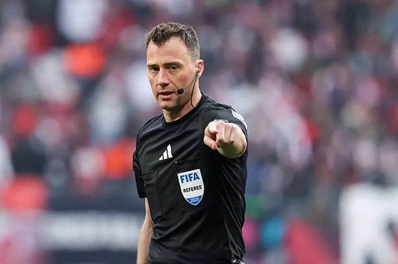 الألماني فيليكس تسفاير حكما لمباراة باريس سان جيرمان وأرسنال في دوري أبطال أوروبا