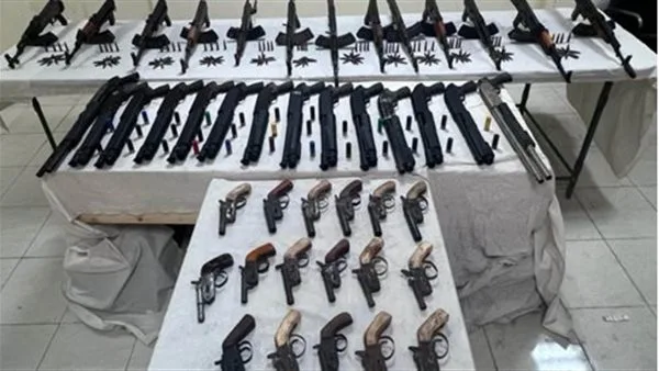 الأمن العام يضبط 168 متهما بحوزتهم أسلحة نارية خلال يوم