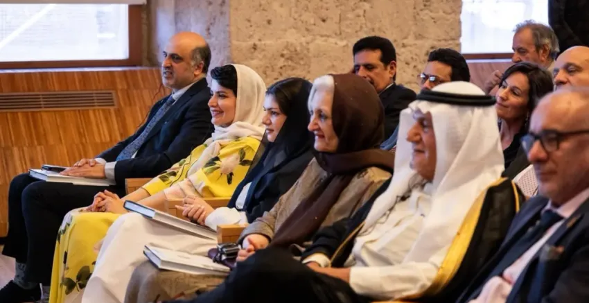 الأمير تركي بن فيصل يُطلق كتاب “رياض الشعراء” في قصر الحمراء الأمير تركي بن فيصل يُطلق كتاب “رياض الشعراء” في قصر الحمراء