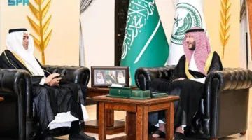 الأمير سعود بن نهار يلتقي بالمدير التنفيذي لتجمع المطارات لمراجعة التحضيرات التشغيلية لمطار الطائف