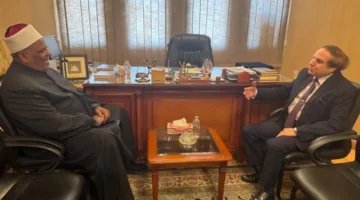 الأمين العام لرابطة الجامعات الإسلامية يُثني على دور منظمة خريجي الأزهر.