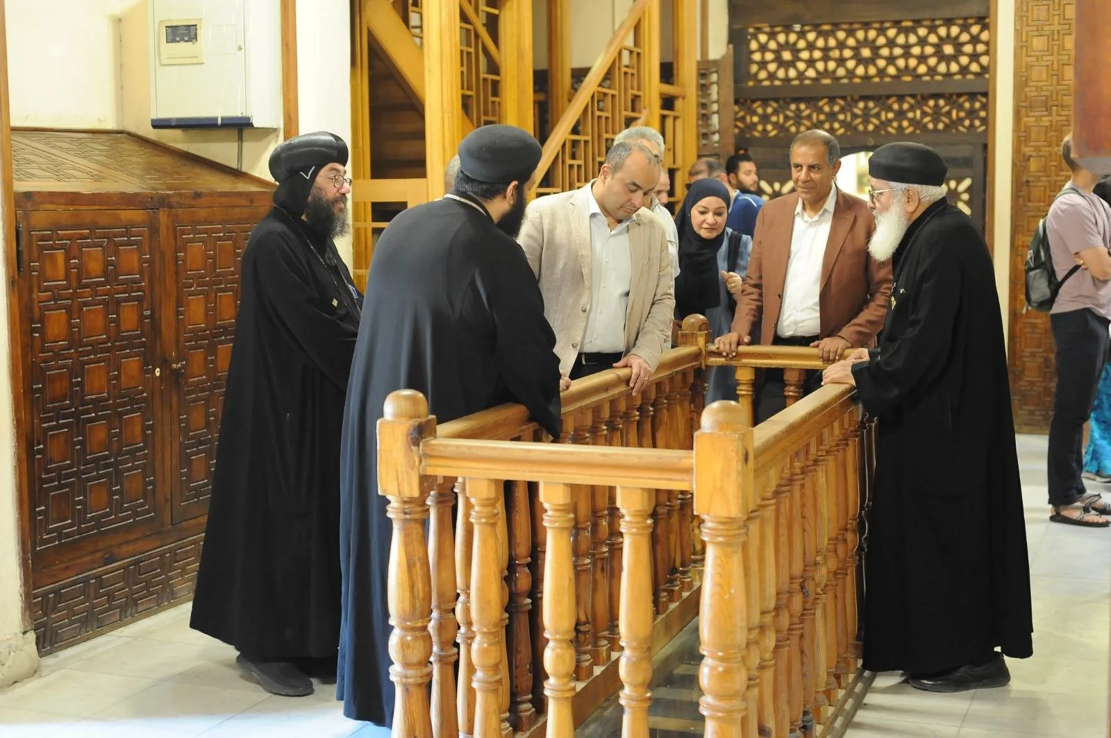الأمين العام للمجلس الأعلى للآثار يقوم بجولة في الموقع الأثري بمجمع الأديان