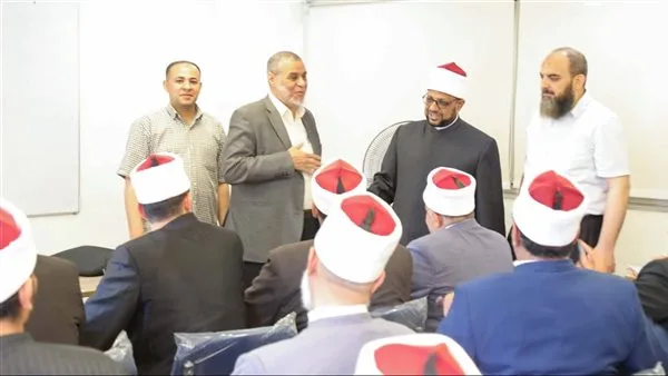 الأمين العام لمجمع البحوث الإسلامية يتفقد الدورة التدريبية لأكاديمية الأزهر العالمية بشأن مهارات الفتوى العملية الأمين العام لمجمع البحوث الإسلامية يتفقد الدورة التدريبية لأكاديمية الأزهر العالمية بشأن مهارات الفتوى العملية