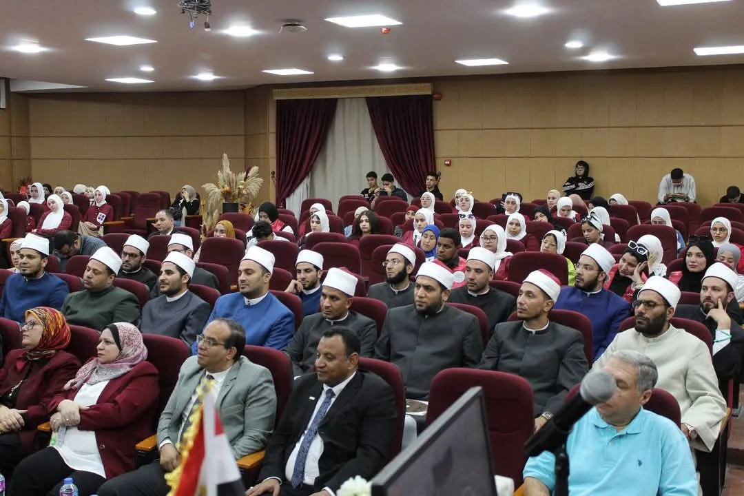 الأمين المساعد للدعوة بـ البحوث الإسلامية يلقي ندوة لطلاب جامعة المنصورة