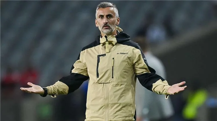 الأهلي والزمالك: أورلاندو بايرتس يعلن رسميًا عن مغادرة مدربه ريفيرو.