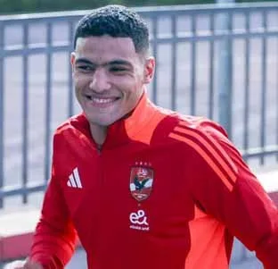 الأهلي يبرم اتفاقاً لضم العش والجزار.. ومباحثات لانتقال فايد