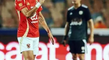 الأهلي يتوج بلقب الدوري المصري بعد انتصاره الكبير على فاركو بستة أهداف