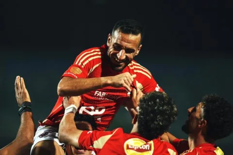 الأهلي يتوج بلقب الدوري المصري للمرة 45 في تاريخه