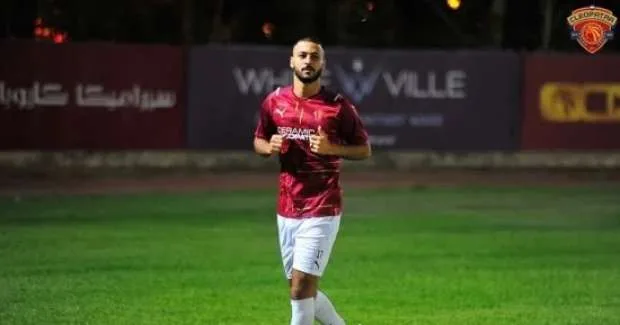الأهلي يحدد ثلاثة مدافعين بعد مغادرة «معلول وربيعة» الأهلي يحدد ثلاثة مدافعين بعد مغادرة «معلول وربيعة»