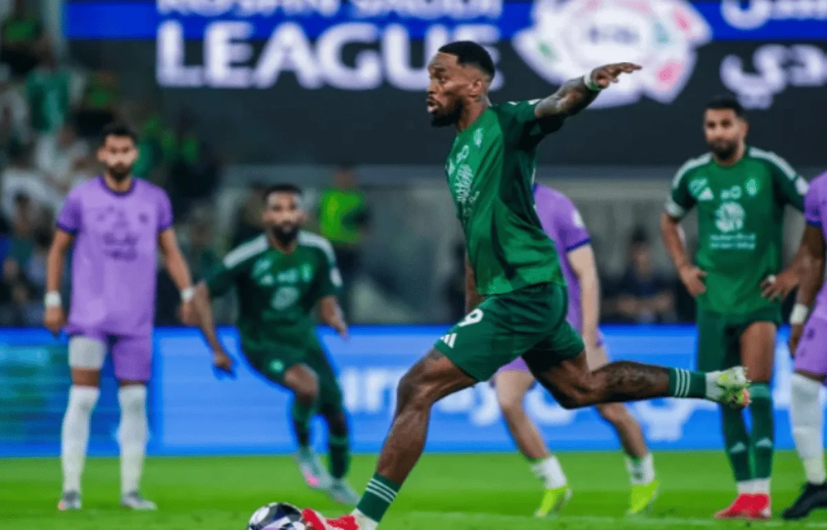 الأهلي يحقق فوزاً كاسحاً على الخلود بأربعة أهداف في الدوري السعودي للمحترفين الأهلي يحقق فوزاً كاسحاً على الخلود بأربعة أهداف في الدوري السعودي للمحترفين
