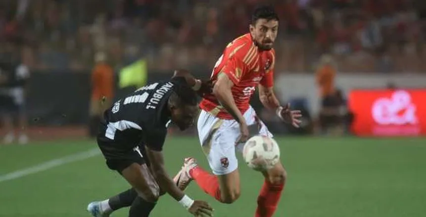 الأهلي يحقق فوزاً مثيراً على البنك في الدقائق الأخيرة ويقترب من لقب الدوري الأهلي يحقق فوزاً مثيراً على البنك في الدقائق الأخيرة ويقترب من لقب الدوري