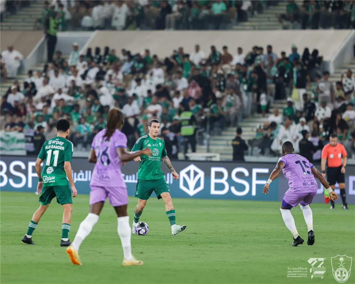 الأهلي يحقق فوزًا كبيرًا على الخلود بأربعة أهداف في الدوري السعودي الأهلي يحقق فوزًا كبيرًا على الخلود بأربعة أهداف في الدوري السعودي