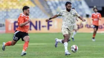 الأهلي يطمح لتحقيق الانتصار الليلة أمام فاركو للتتويج بلقب الدوري المصري.