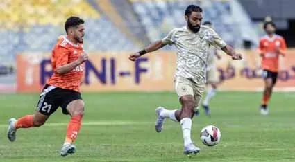 الأهلي يطمح لتحقيق الانتصار الليلة أمام فاركو للتتويج بلقب الدوري المصري. الأهلي يطمح لتحقيق الانتصار الليلة أمام فاركو للتتويج بلقب الدوري المصري.