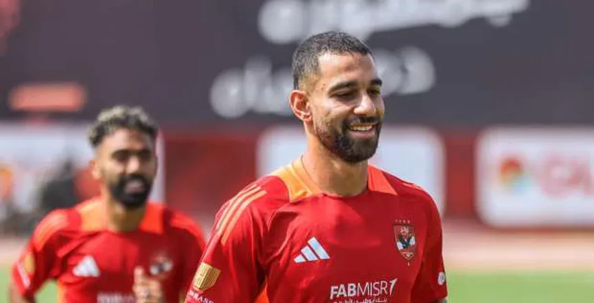 الأهلي يمنح عمرو السولية حق تقرير المصير