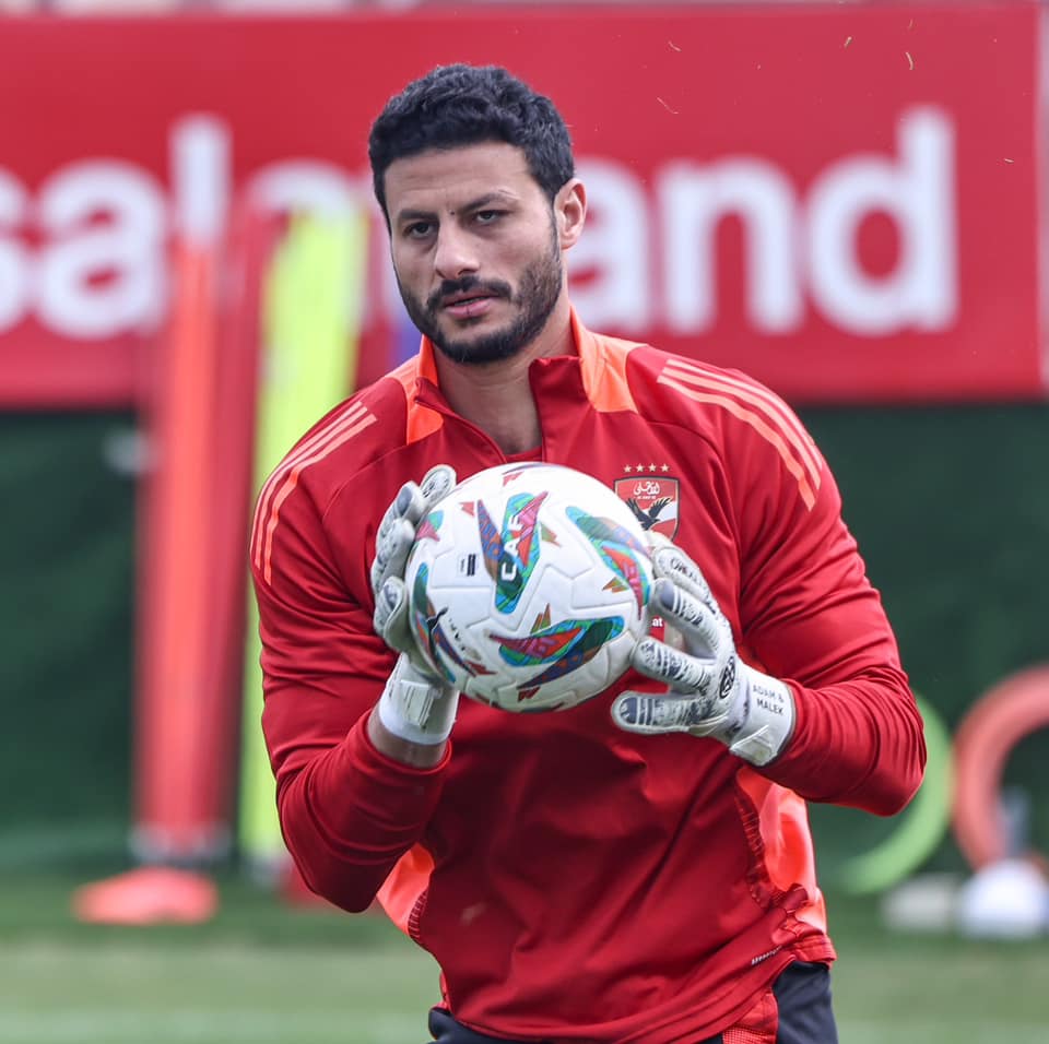 الأهلي ينهي إجراءات تجديد عقد محمد الشناوي مقابل 30 مليون جنيه
