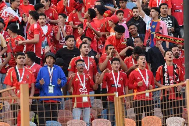 الأهلي يوفر حافلات مجانية لنقل جماهيره لـ«برج العرب» لدعم الفريق أمام المصري