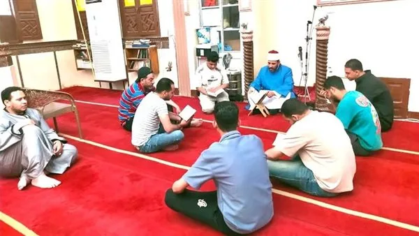 الأوقاف تُقيم دروسًا لتحفيظ القرآن في مساجد الإسماعيلية الأوقاف تُقيم دروسًا لتحفيظ القرآن في مساجد الإسماعيلية
