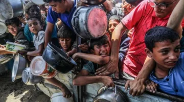 “الأونروا” تحذر من أزمات جسيمة تهدد سكان غزة بسبب الجوع والحصار: أهل غزة لا يستطيعون الانتظار لمزيد من المساعدات.