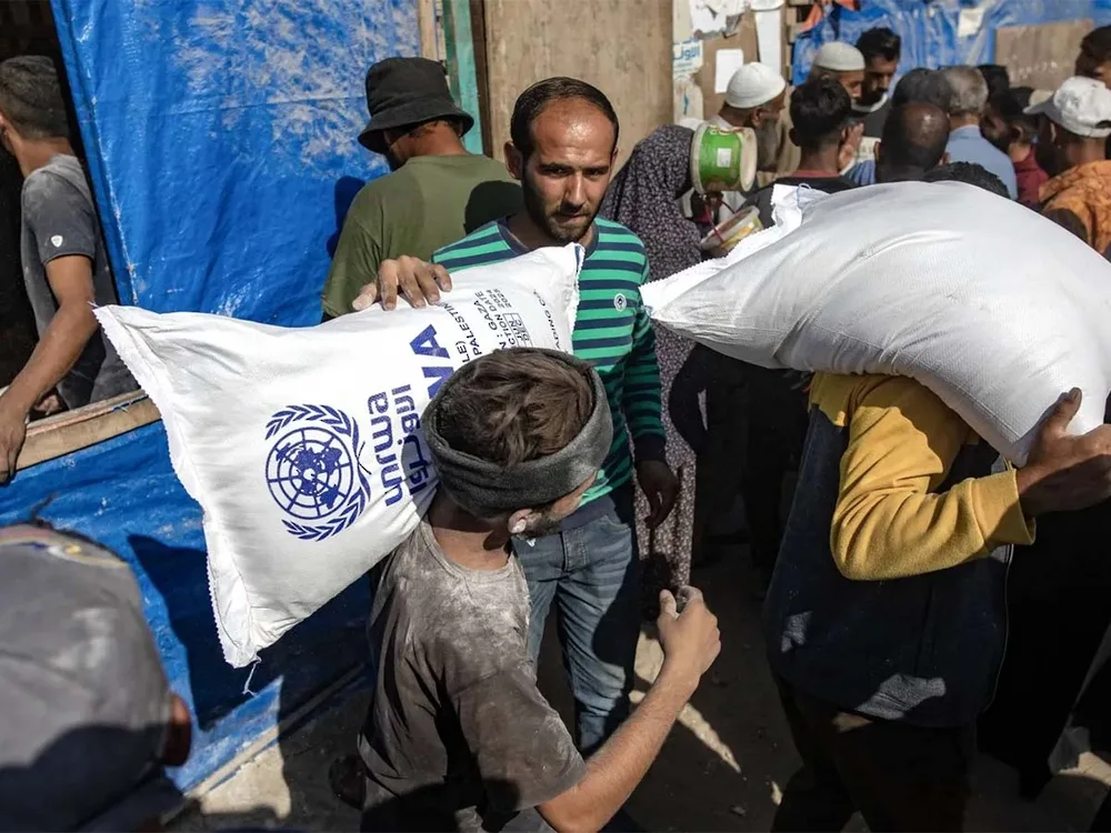 الأونروا تنبه من خطر المجاعة ونقص المواد الطبية في غزة الأونروا تنبه من خطر المجاعة ونقص المواد الطبية في غزة