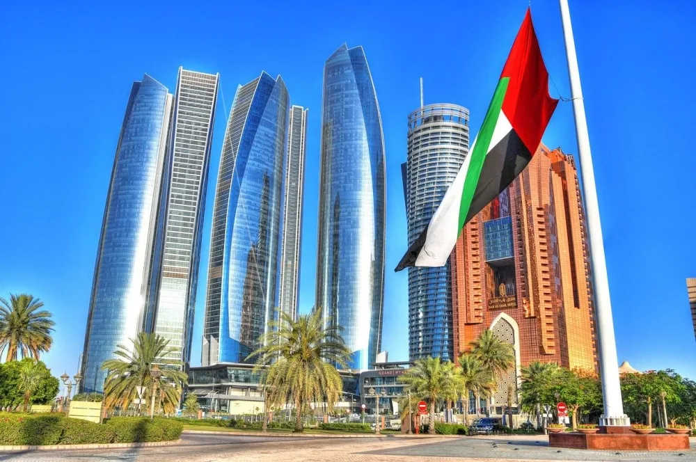 الإبداع الإماراتي في الدبلوماسية الاقتصادية: صدفة أم استراتيجية طويلة الأمد؟