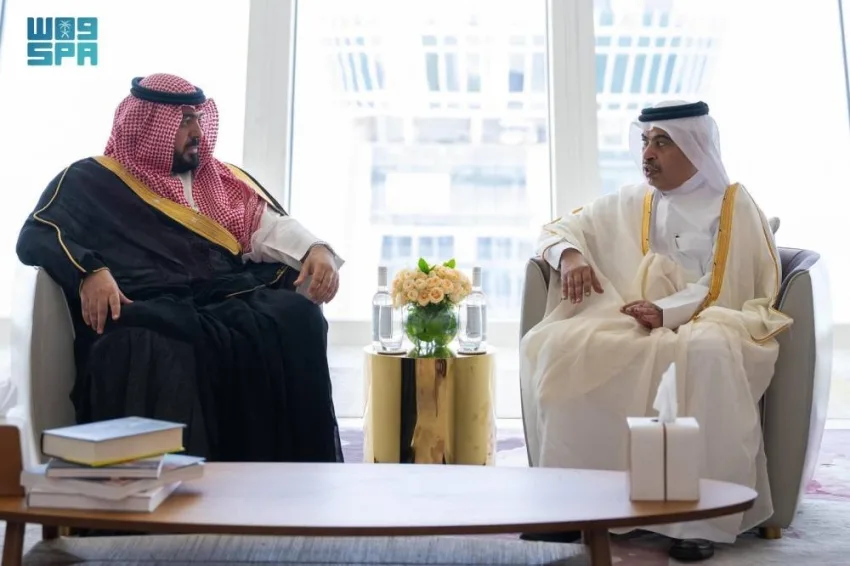 الإبراهيم يتحدث مع وزير المالية القطري حول تعزيز العلاقات الاقتصادية الإبراهيم يتحدث مع وزير المالية القطري حول تعزيز العلاقات الاقتصادية