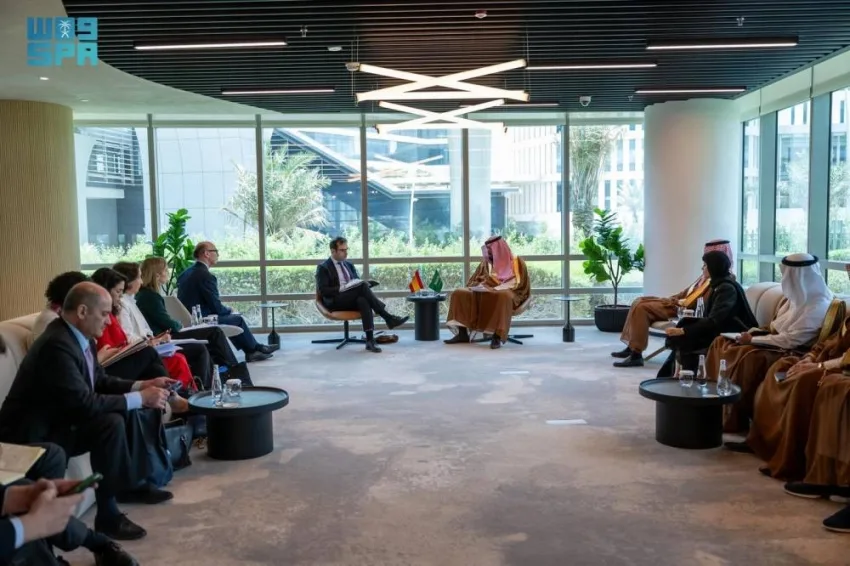 الإبراهيم يلتقي بوزير الاقتصاد والتجارة الإسباني الإبراهيم يلتقي بوزير الاقتصاد والتجارة الإسباني