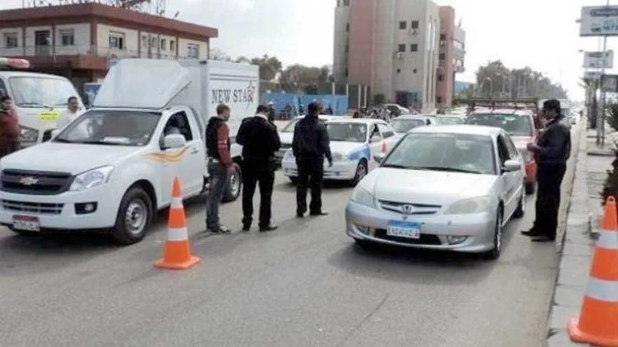 الإدارة العامة للمرور تواصل حملاتها المرورية بكافة الطرق والمحـاور بالتنسيق مع إدارات المرور بمديريات الأمن