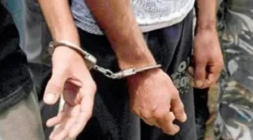 الإطاحة بشخصين في القاهرة بتهمة الاحتيال على المواطنين عبر وعدهم بتسهيل سفرهم للعمل في الخارج.