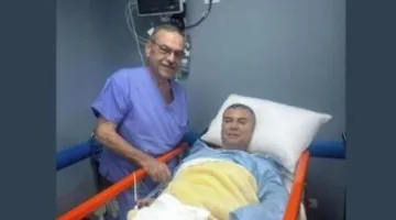 الإعلامي عمرو الليثي يجري عملية جراحية ويعبر عن امتنانه للطبيب