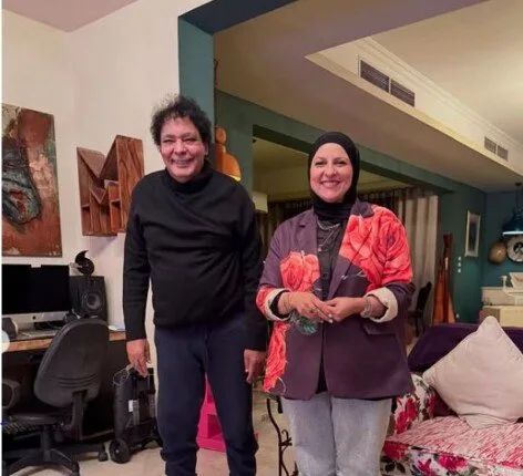 الإعلامية دعاء فاروق تكشف عن أحدث ظهور للكينج محمد منير «صور»