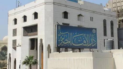 الإفتاء توضح حكم قصر الصلاة للمسافر من العريش إلى القاهرة لمدة 5 أيام