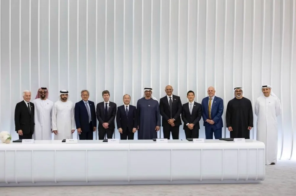 الإمارات تدشن “ستارغيت” بالتعاون مع شركاء عالميين لتعزيز بنية الذكاء الاصطناعي الإمارات تدشن “ستارغيت” بالتعاون مع شركاء عالميين لتعزيز بنية الذكاء الاصطناعي
