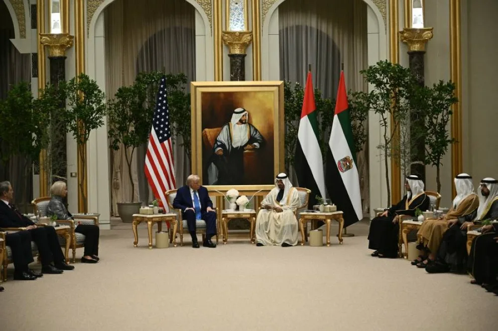 الإمارات تضع 1.4 تريليون دولار في استثمارات أمريكية على مدى عقد من الزمن الإمارات تضع 1.4 تريليون دولار في استثمارات أمريكية على مدى عقد من الزمن