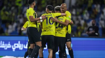 الاتحاد يتوج بلقب دوري روشن للمرة العاشرة بعد انتصاره على الرائد بثلاثية نظيفة.