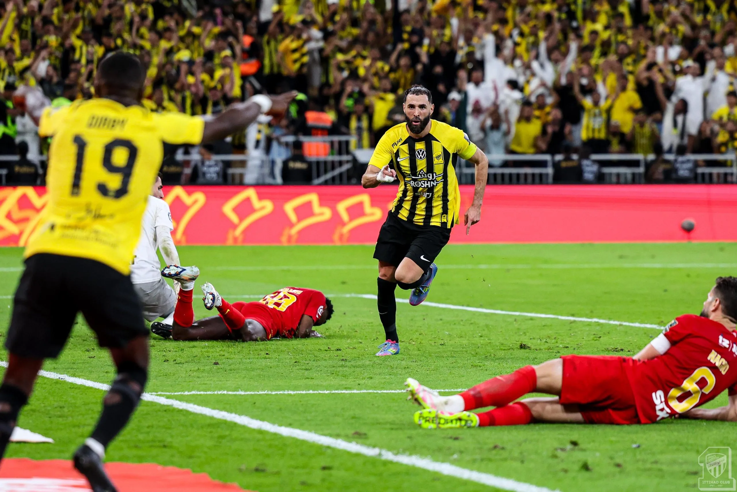 الاتحاد يحقق انتصارًا على القادسية 3-1 ويتوج بلقب كأس خادم الحرمين الشريفين الاتحاد يحقق انتصارًا على القادسية 3-1 ويتوج بلقب كأس خادم الحرمين الشريفين