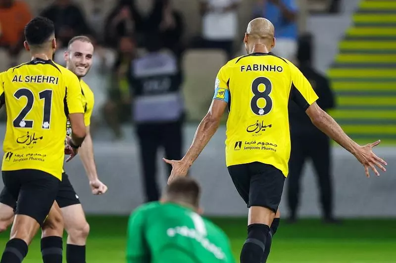 الاتحاد يسعى لتأمين بديل لفابينيو في مباراة الشباب الاتحاد يسعى لتأمين بديل لفابينيو في مباراة الشباب