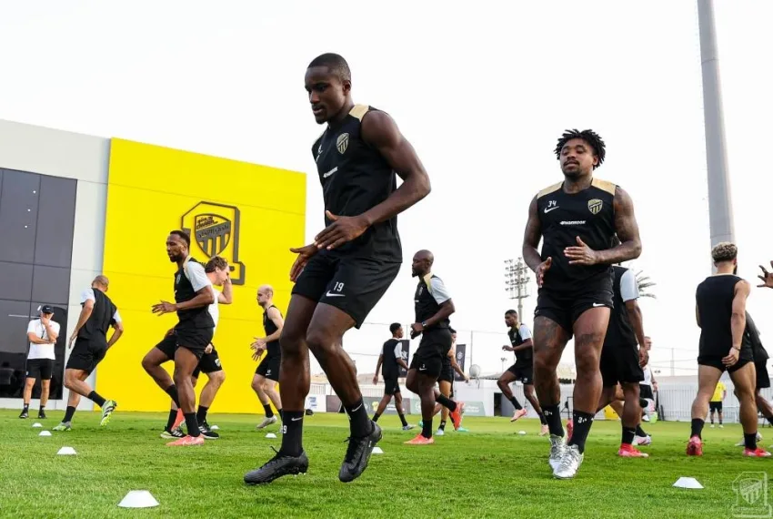الاتحاد يواجه الشباب في بداية الجولة 33 اليوم الاتحاد يواجه الشباب في بداية الجولة 33 اليوم