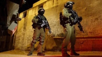 الاحتلال الإسرائيلي يدخل بلدة فرعون جنوب طولكرم ويقبض على شاب فلسطيني.