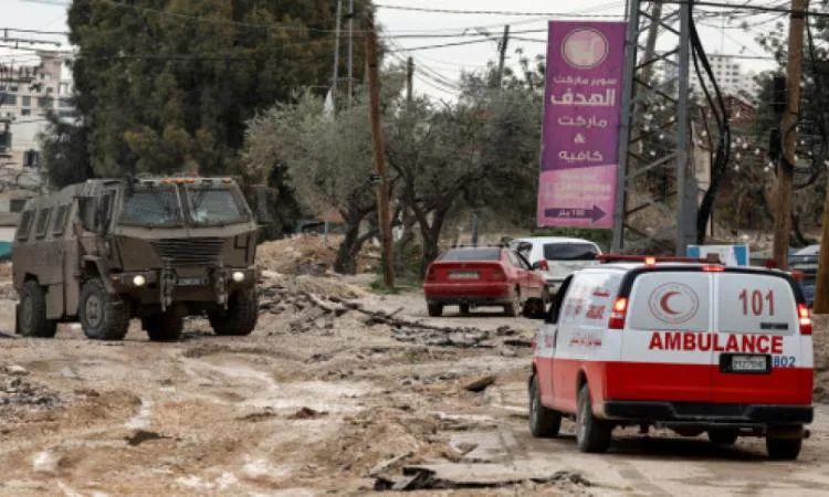 الاحتلال الإسرائيلي يستمر في عدوانه على جنين ومخيمها لليوم الرابع عشر بعد المئة. الاحتلال الإسرائيلي يستمر في عدوانه على جنين ومخيمها لليوم الرابع عشر بعد المئة.