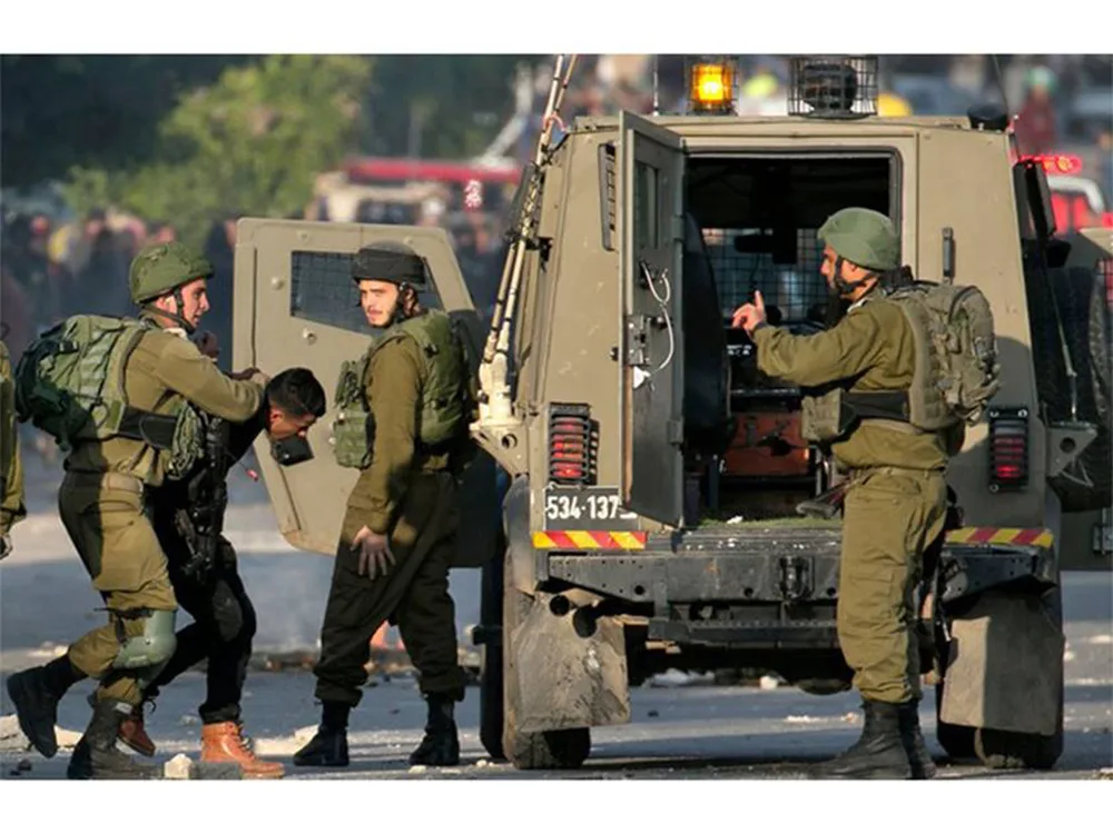 الاحتلال الإسرائيلي يعتقل 25 فلسطينيًا في الضفة الغربية الاحتلال الإسرائيلي يعتقل 25 فلسطينيًا في الضفة الغربية