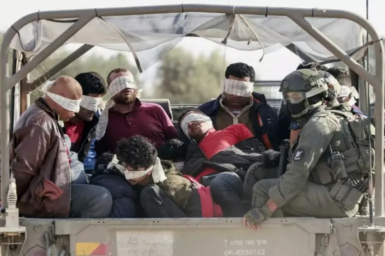 الاحتلال الإسرائيلي يفرج عن 10 معتقلين فلسطينيين من قطاع غزة
