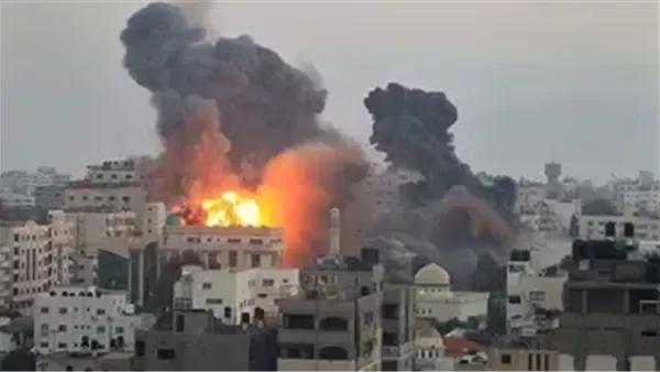 الاحتلال يطلق ضربات جوية متتالية على مواقع مختلفة في قطاع غزة (بث مباشر) الاحتلال يطلق ضربات جوية متتالية على مواقع مختلفة في قطاع غزة (بث مباشر)