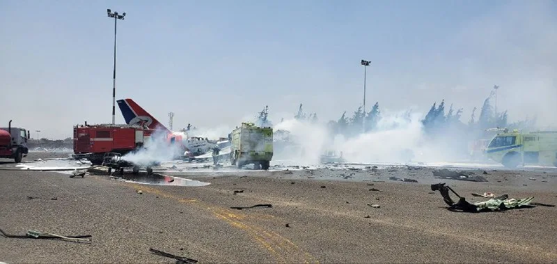 الاحتلال يُعلن عن استهداف مطار صنعاء الدولي بأكثر من 10 طائرات (فيديو) الاحتلال يُعلن عن استهداف مطار صنعاء الدولي بأكثر من 10 طائرات (فيديو)