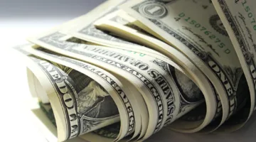 الاستثمارات السعودية في الولايات المتحدة تصل إلى 9.5 مليار دولار، تركزت في مجالات النقل والعقارات والاتصالات والخدمات المالية.