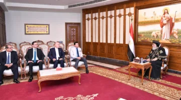 البابا تواضروس يستضيف وزير الشباب ومجموعة من الشباب المشاركين في منحة الرئيس جمال عبدالناصر.