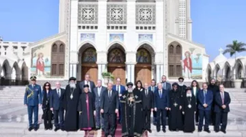 البابا تواضروس يلتقي بالرئيس اللبناني في المقر البابوي.