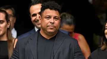 البرازيلي رونالدو يتخلى عن حصته الأكبر في نادي بلد الوليد